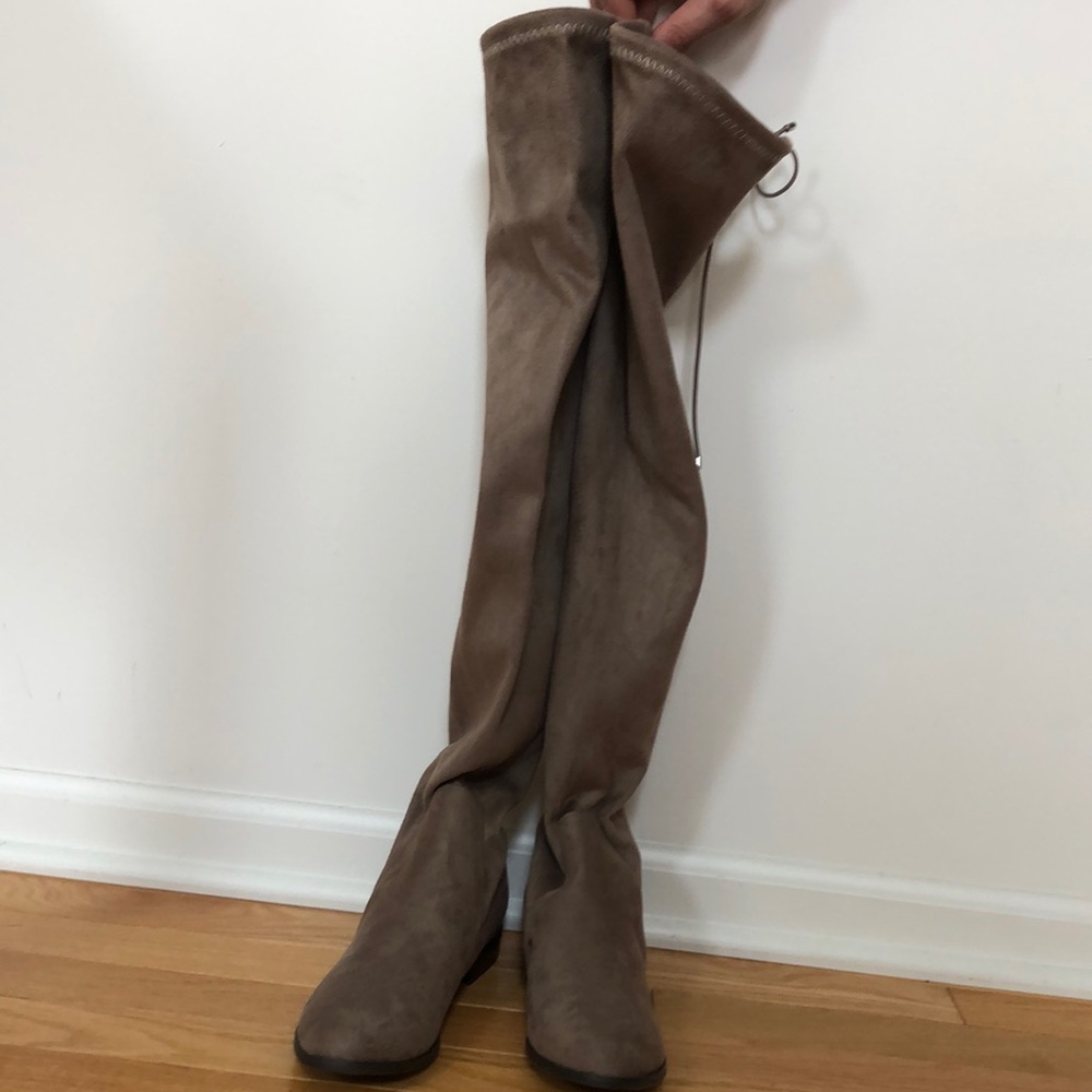 Size 8 Chinese Laundry “Rainey” Boot